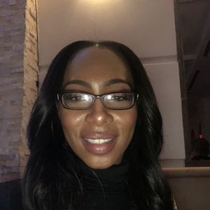 Meet your Posher, Ebony